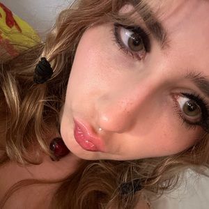 Meet your Posher, Dori